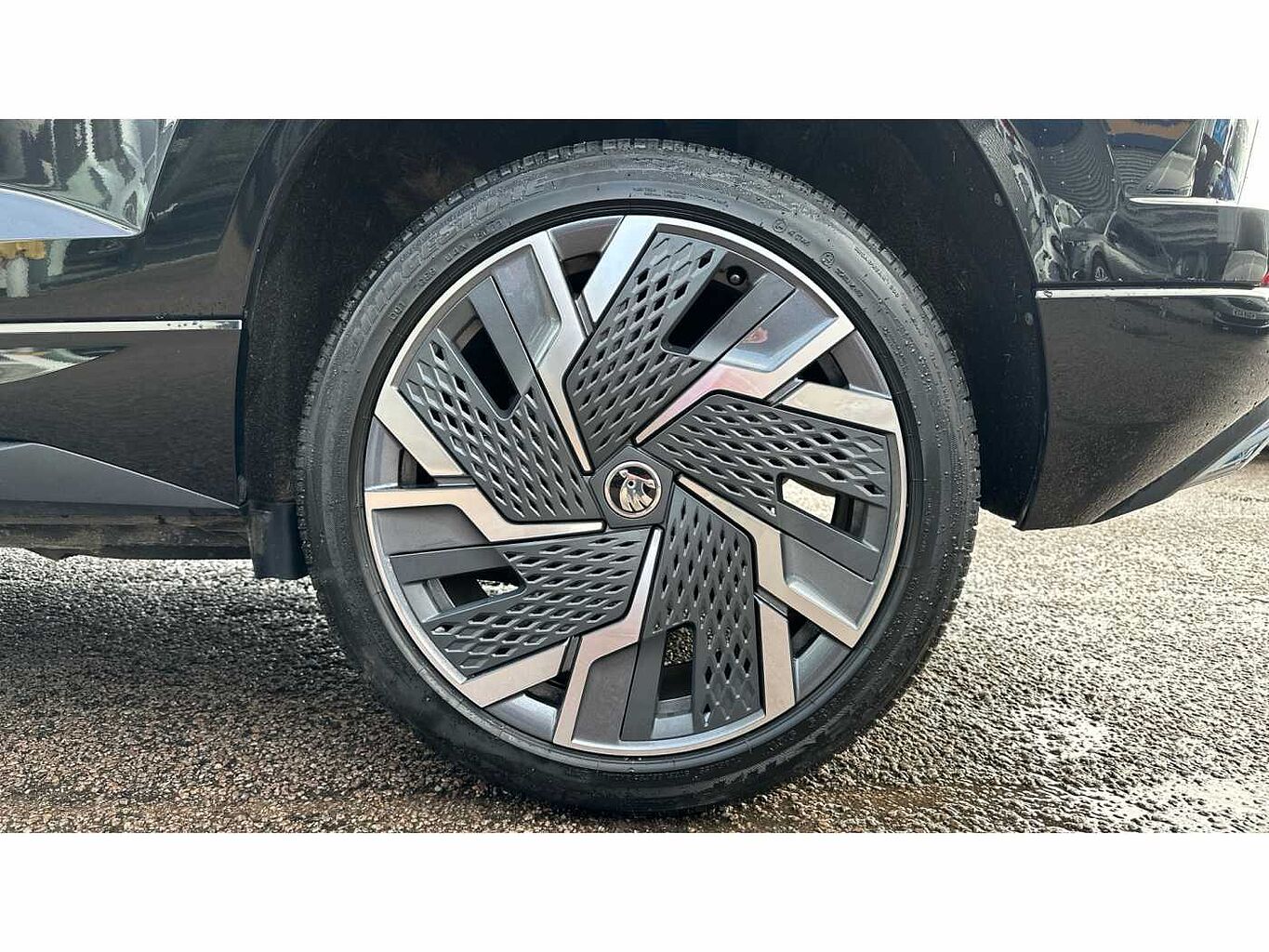 SKODA Karoq SUV 2.0 TSI (190ps) 4X4 SportLine DSG