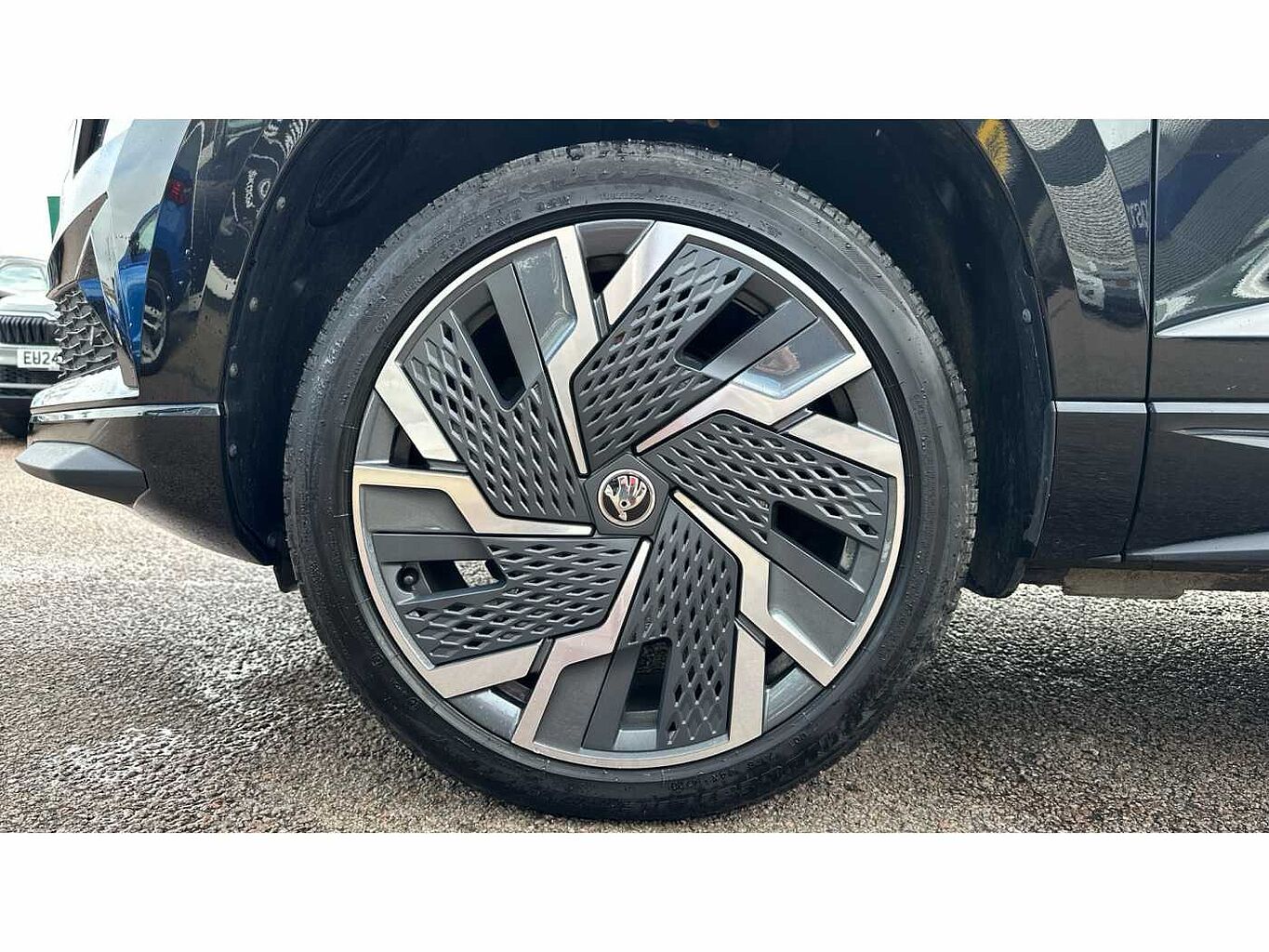 SKODA Karoq SUV 2.0 TSI (190ps) 4X4 SportLine DSG