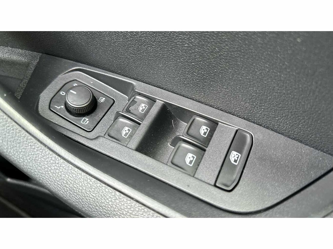 SKODA Karoq SUV 2.0 TSI (190ps) 4X4 SportLine DSG