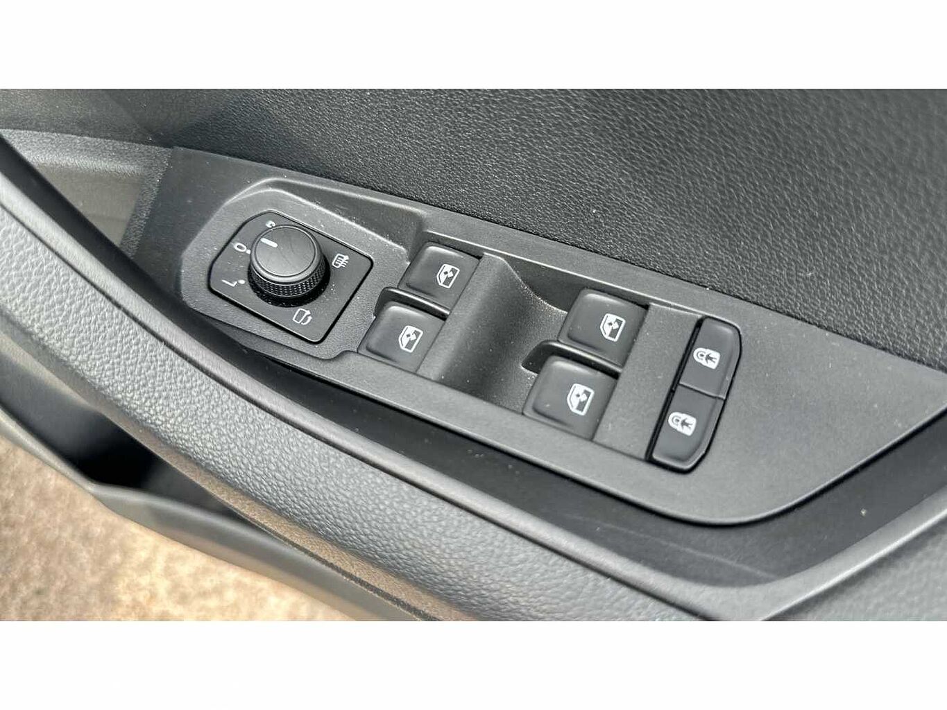 SKODA KAROQ 1.5 TSI Sportline 5dr