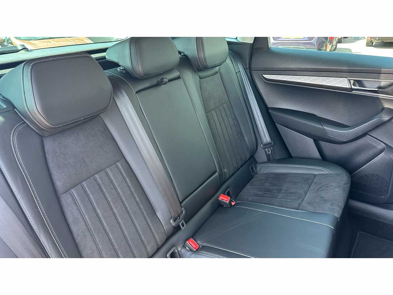SKODA KAROQ 1.5 TSI SE L 5dr