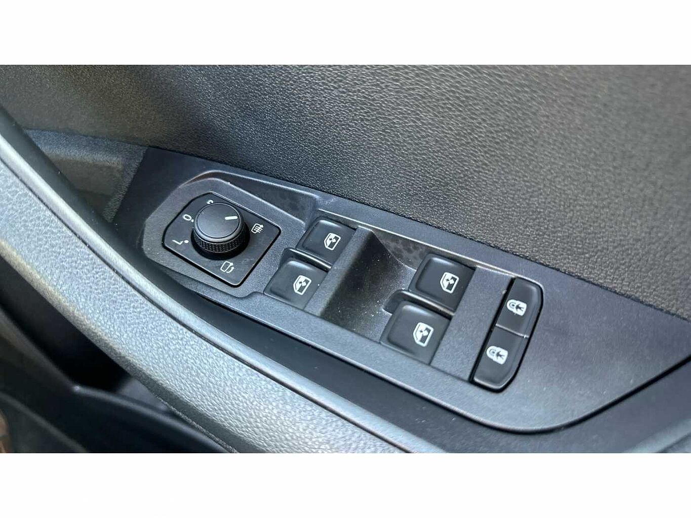 SKODA KAROQ 1.5 TSI SE L 5dr