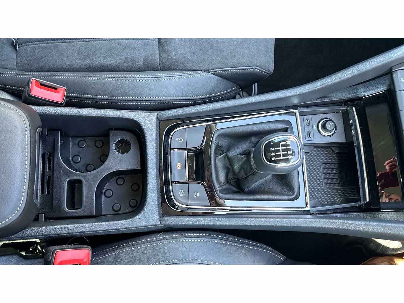 SKODA KAROQ 1.5 TSI SE L 5dr