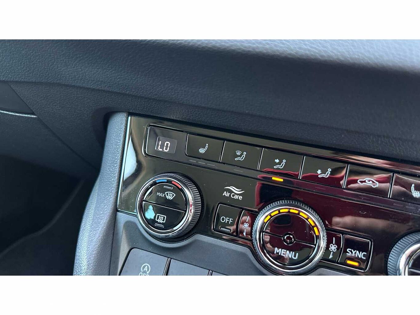 SKODA KAROQ 1.5 TSI SE L 5dr
