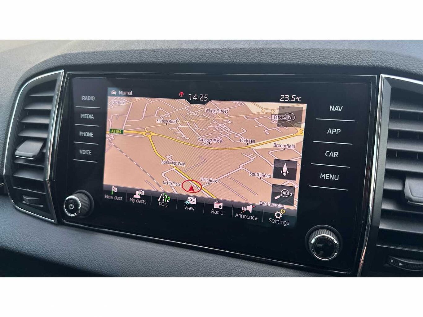 SKODA Karoq SUV 1.5 TSI (150ps) SE L ACT
