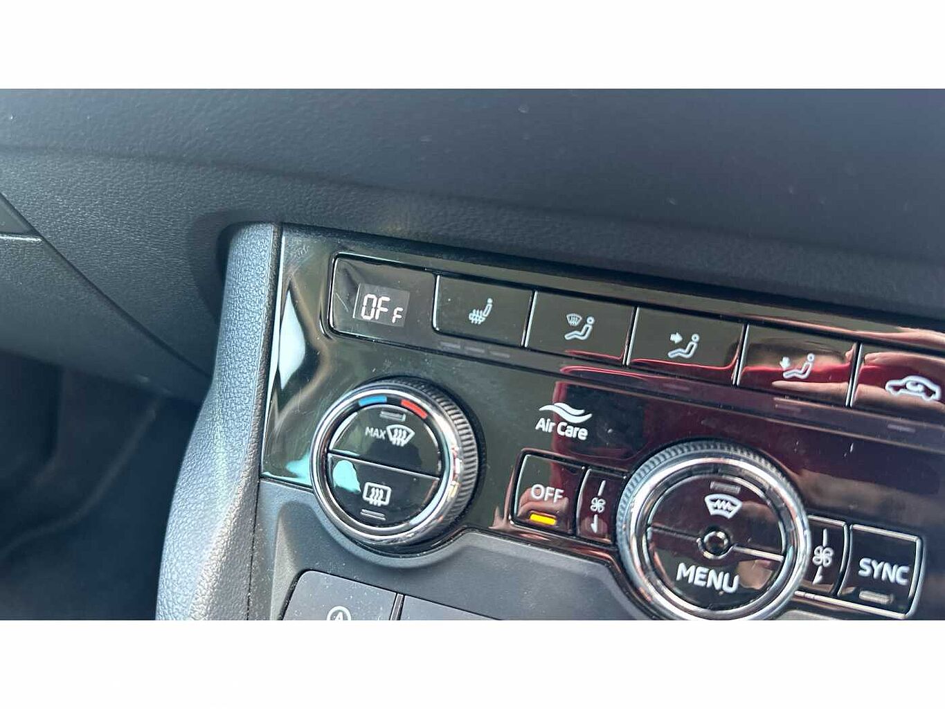 SKODA Karoq SUV 1.5 TSI (150ps) SE L ACT