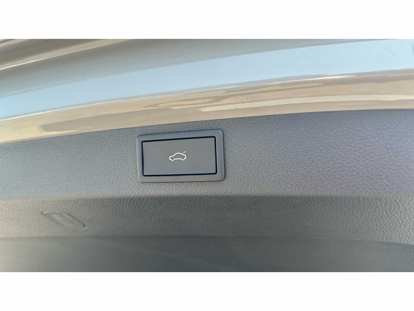 SKODA Karoq SUV 2.0 TSI (190ps) 4X4 SportLine DSG