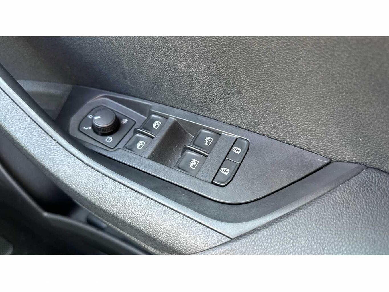 SKODA Karoq SUV 2.0 TSI (190ps) 4X4 SportLine DSG
