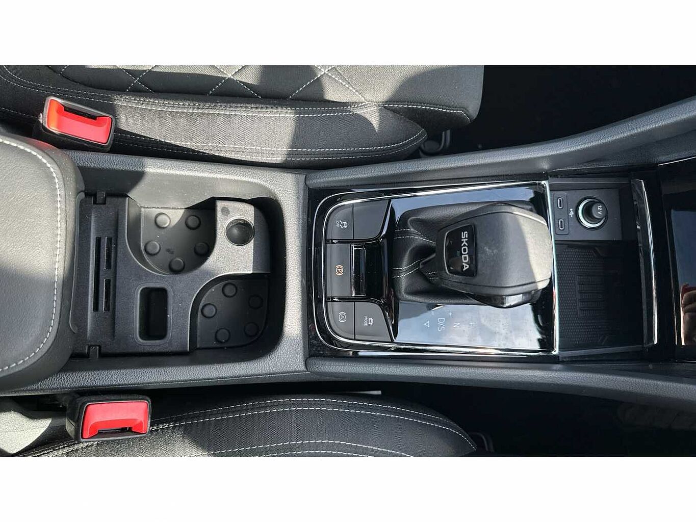 SKODA Karoq SUV 1.5 TSI (150ps) SportLine ACT
